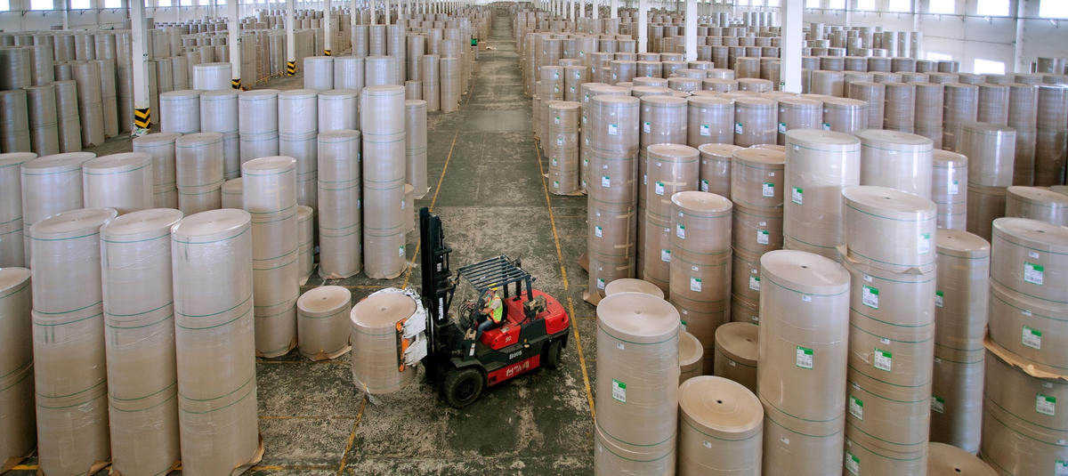 Quy trình sản xuất khép kín theo mô hình kinh tế bền vững bên trong nhà máy giấy Lee & Man Việt Nam.