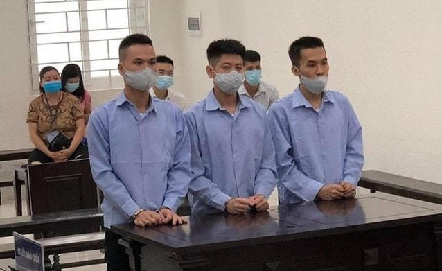 Các đối tượng tại phiên tòa xét xử.