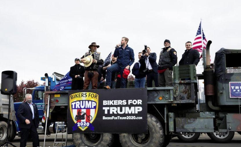 Những người ủng hộ Tổng thống Trump. Ảnh: Reuters.