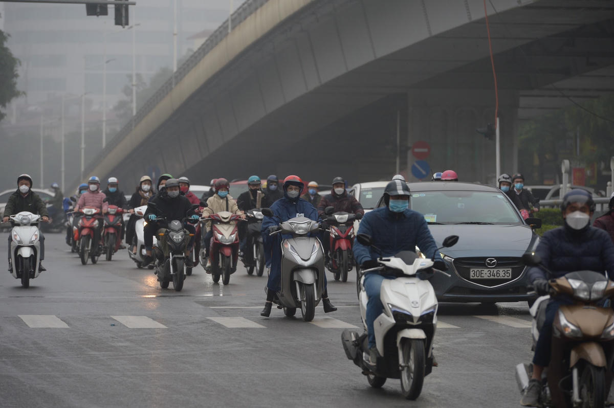 Tuy nhiên, sau giờ cao điểm đường phố Hà Nội cũng đã hạ nhiệt, người tham gia giao thông khá thuận lợi.