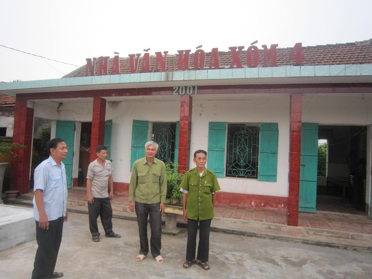 Việc sắp xếp, sáp nhập thôn, xóm, tổ dân phố cũng được nhìn nhận có tác động đếnđội ngũ cán bộ ở cơ sở và nhiều người dân.