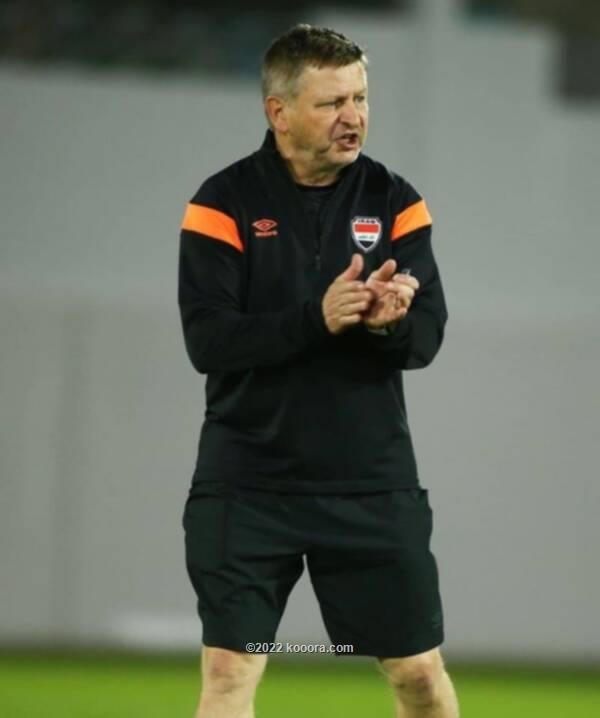 HLV Miroslav Sokop đang xây dựng đội hình mạnh cho U23 Iraq (Ảnh: Koora).