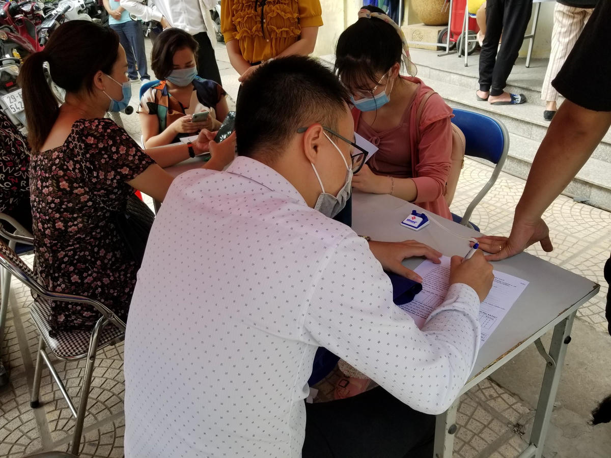 Hà Nội: Cơ quan hành chính 'gắt gao' phòng chống dịch Covid-19