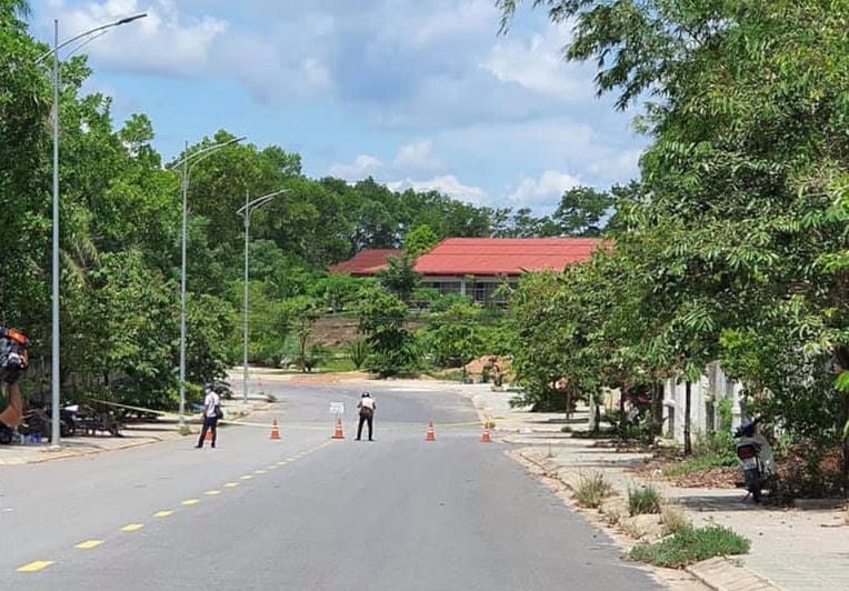 Lực lượng chức năng tỉnh Quảng Trị đã tiến hành phong tỏa 3 địa điểm liên quan đến bệnh nhân nhiễm Covid-19.