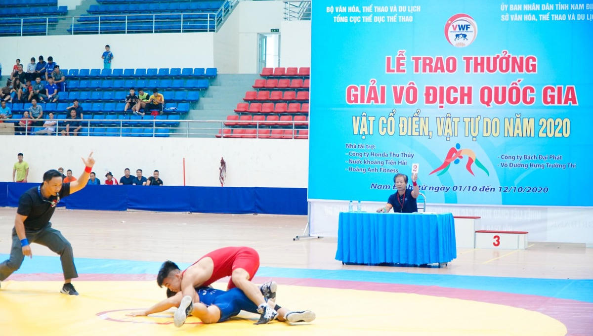 [ẢNH] 250 VĐV về Nam Định 'vật nhau'