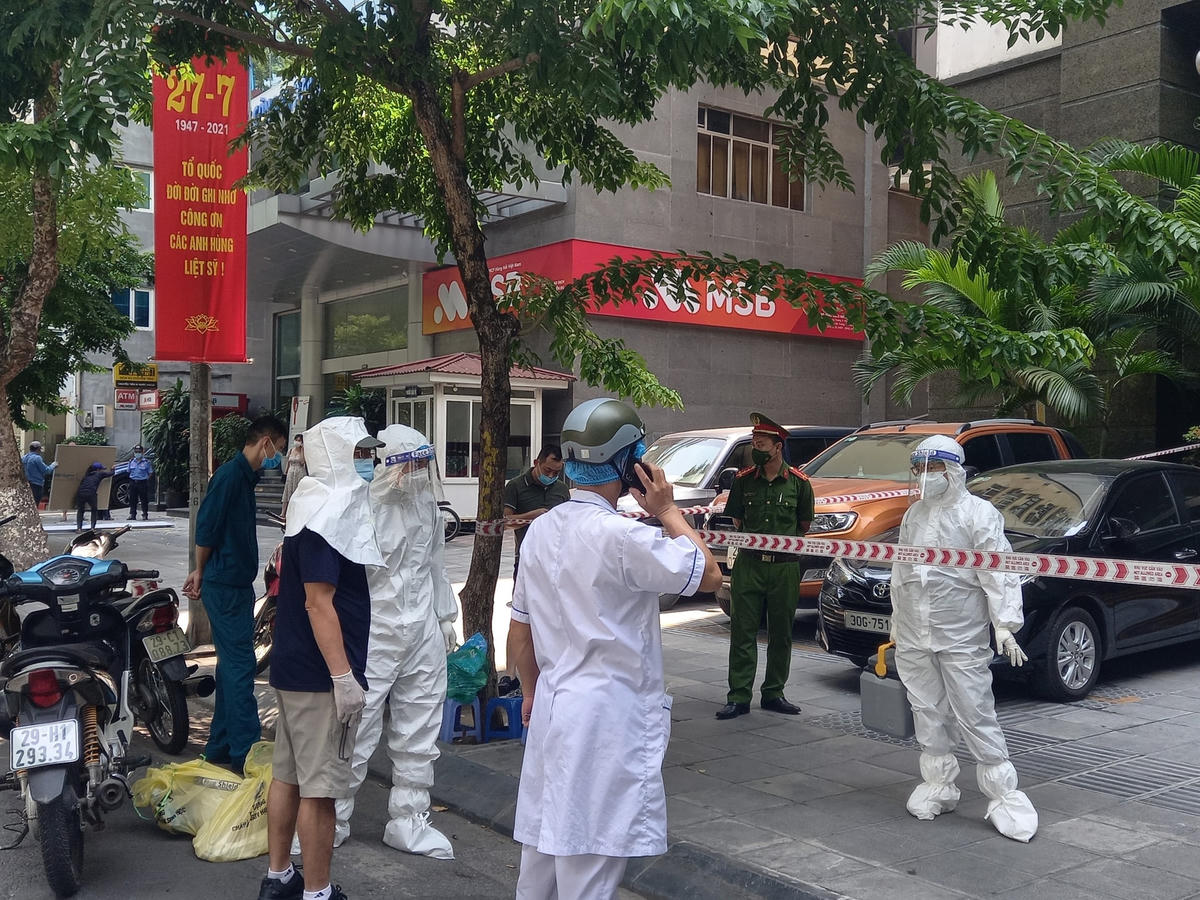 Hà Nội phong tỏa tạm thời tòa nhà 59 Quang Trung do có ca dương tính