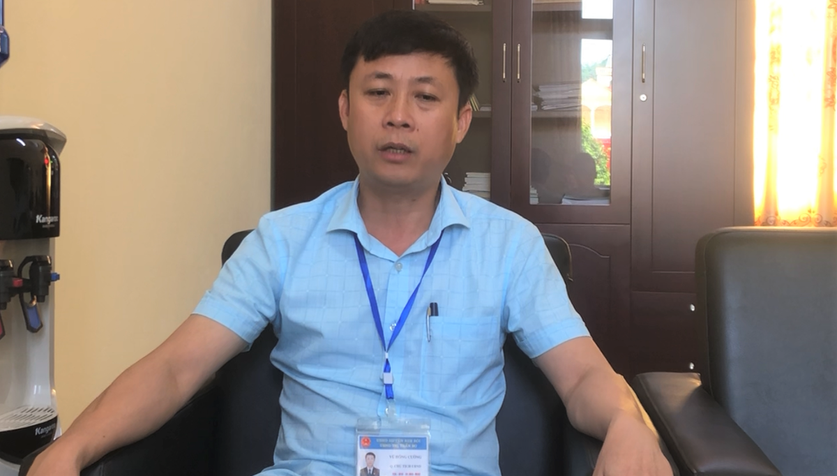 Ông Vũ Hồng Cường – Chủ tịch UBND TT Bo làm việc với phóng viên
