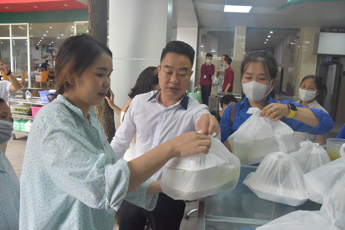 San sẻ yêu thương khi Tết Trung thu cận kề