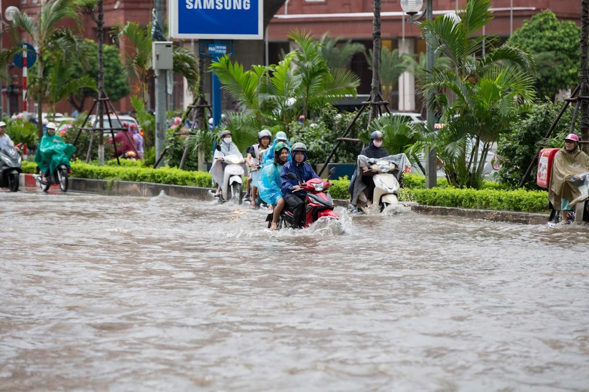 Mưa lớn nhiều ngày dễ gây ra ngập lụt. Ảnh: Phạm Quang Vinh