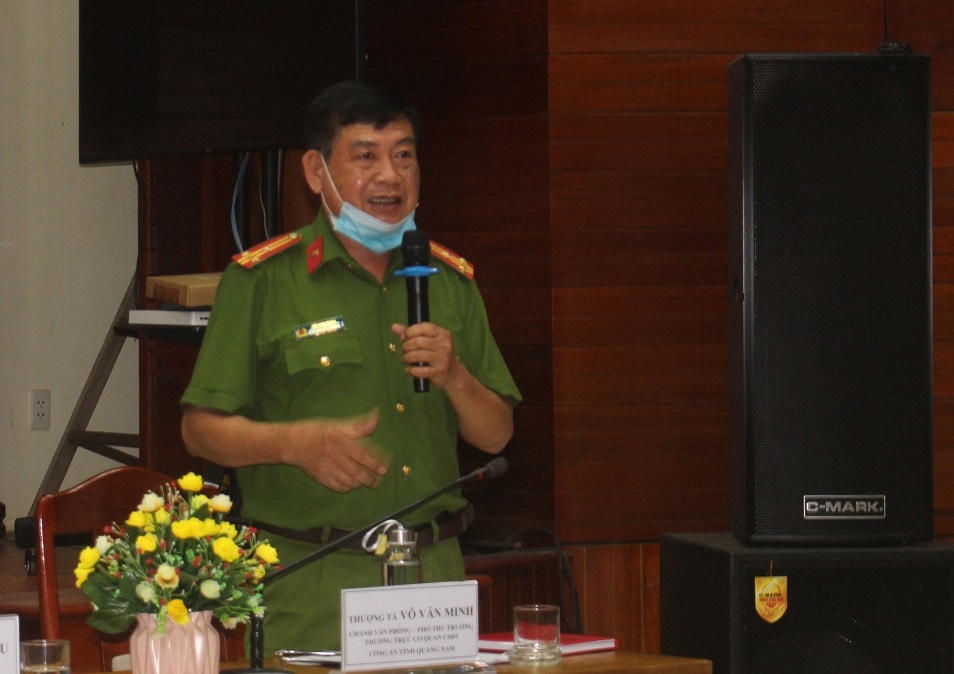 Thượng tá Võ Văn Minh thông tin về vụ tai nạn. 