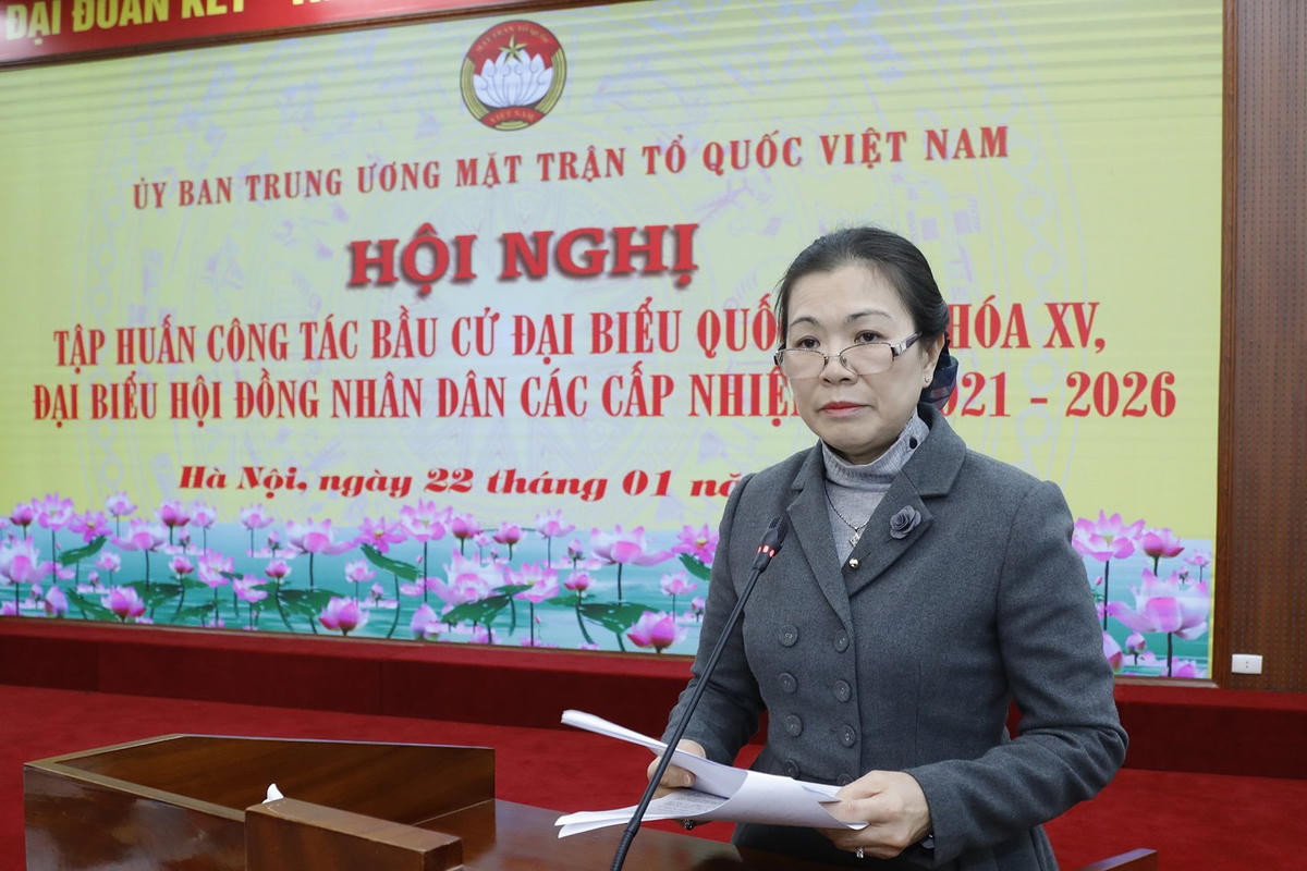 Phó Chủ tịch Trương Thị Ngọc Ánh quán triệt các văn bản lãnh đạo, chỉ đạo của Đảng, Nhà nước, MTTQ Việt Nam triển khai công tác bầu cử.