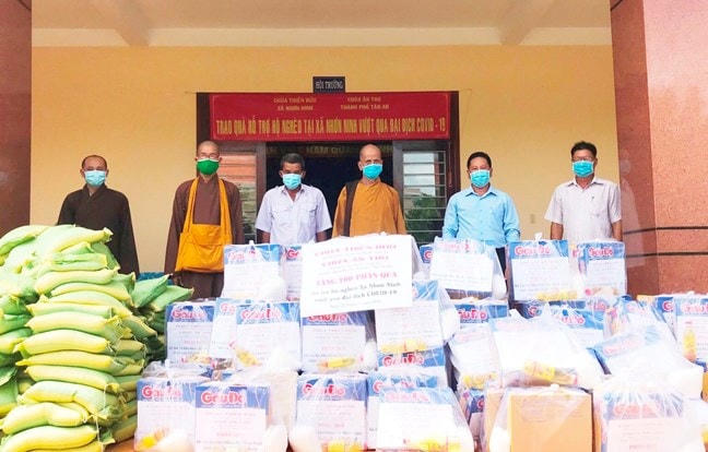 Phật giáo tỉnh Long An tích cực vận động tăng, ni, phật tử đóng góp kinh phí, vật chất ủng hộ địa phương phòng, chống dịch.