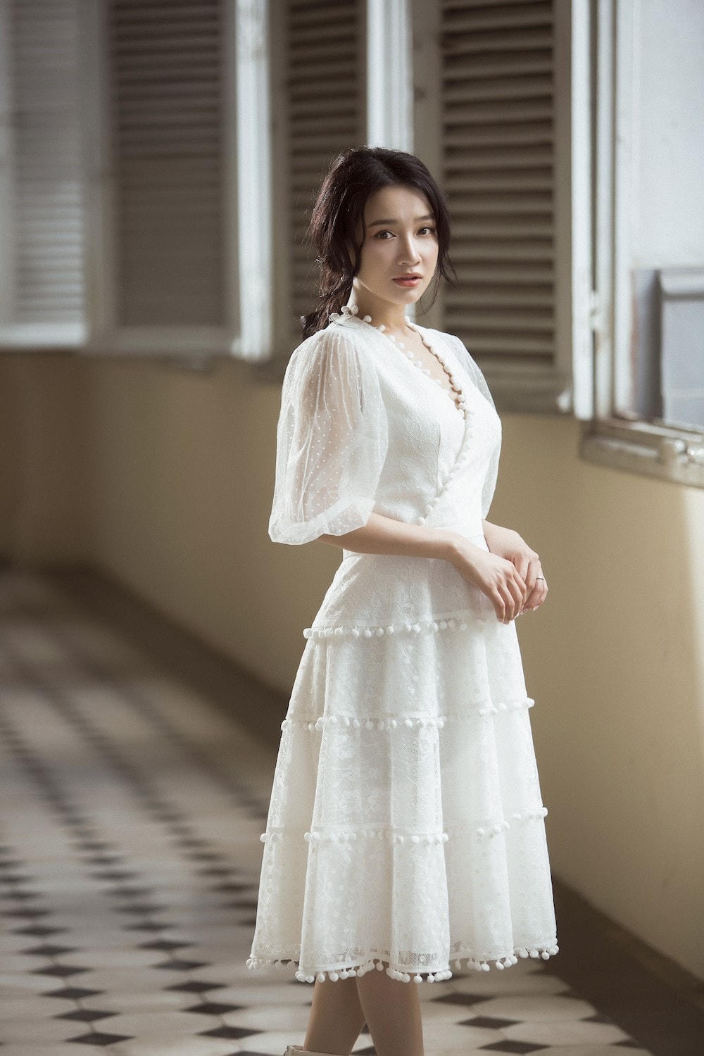 Nhã Phương cũng luôn xuất hiện với các thiết kế che bụng bầu khi mang thai con đầu lòng.