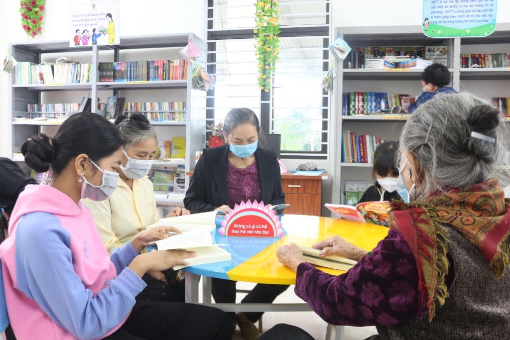 Thư viện với hàng nghìn đầu sách.