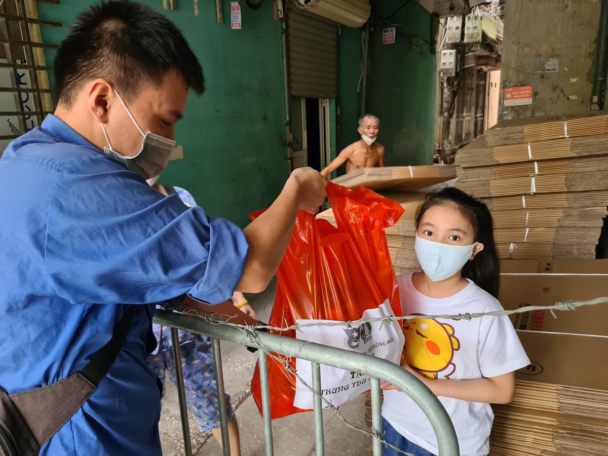 Mang Trung thu ấm áp đến học sinh nghèo