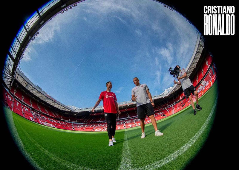 Nóng trận Ronaldo đá ra mắt MU: Bruno Fernandes ẩn ý chuyện đá phạt