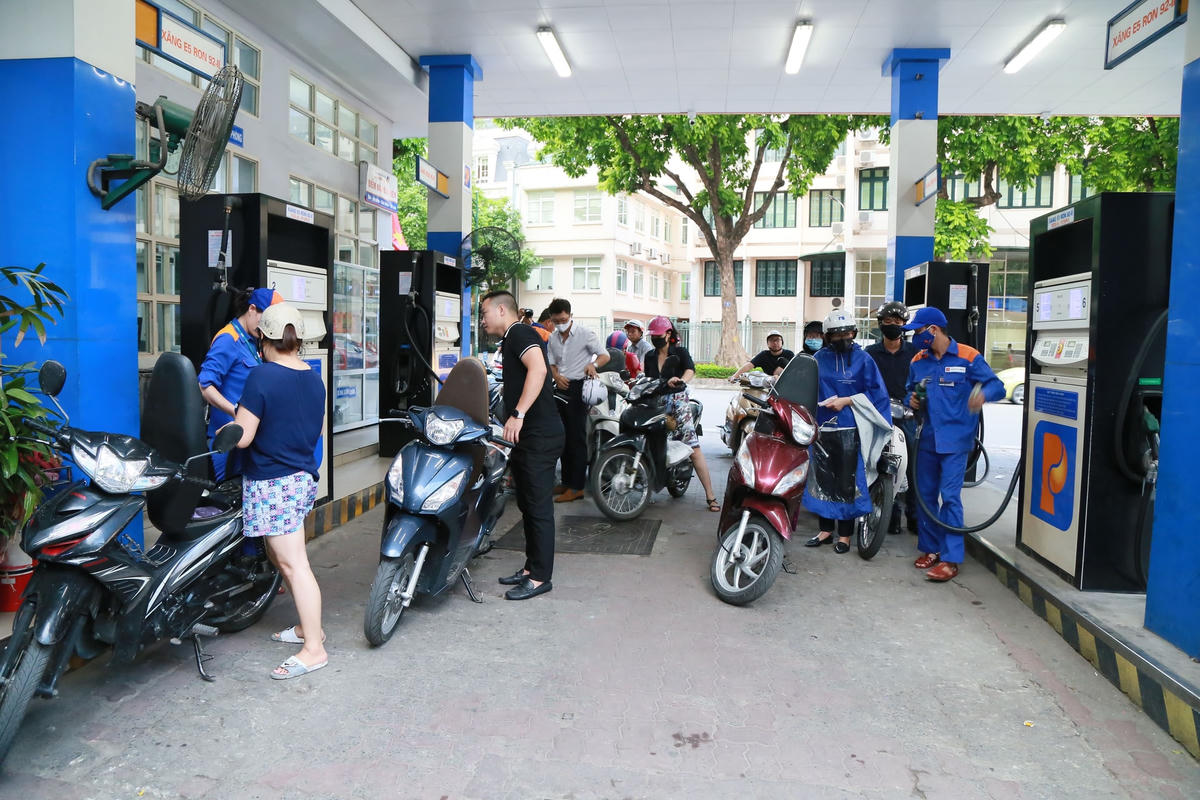 Thị trường xăng dầu hi vọng sẽ cởi mở. Ảnh: Quang Vinh.