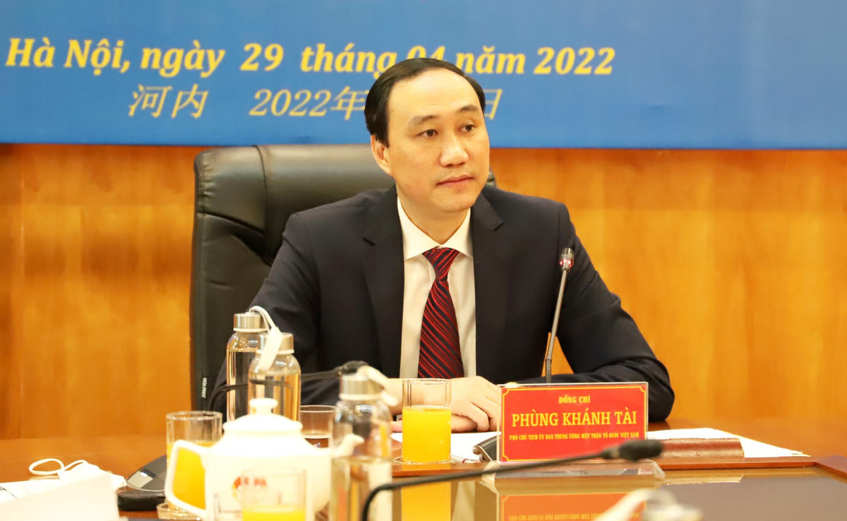 Phó Chủ tịch UBTƯ MTTQ Việt Nam Phùng Khánh Tài phát biểu tại Hội nghị.
