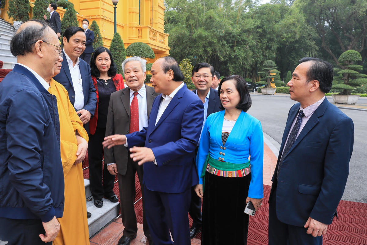 Chủ tịch nước Nguyễn Xuân Phúc cùng các đại biểu dự Hội nghị.