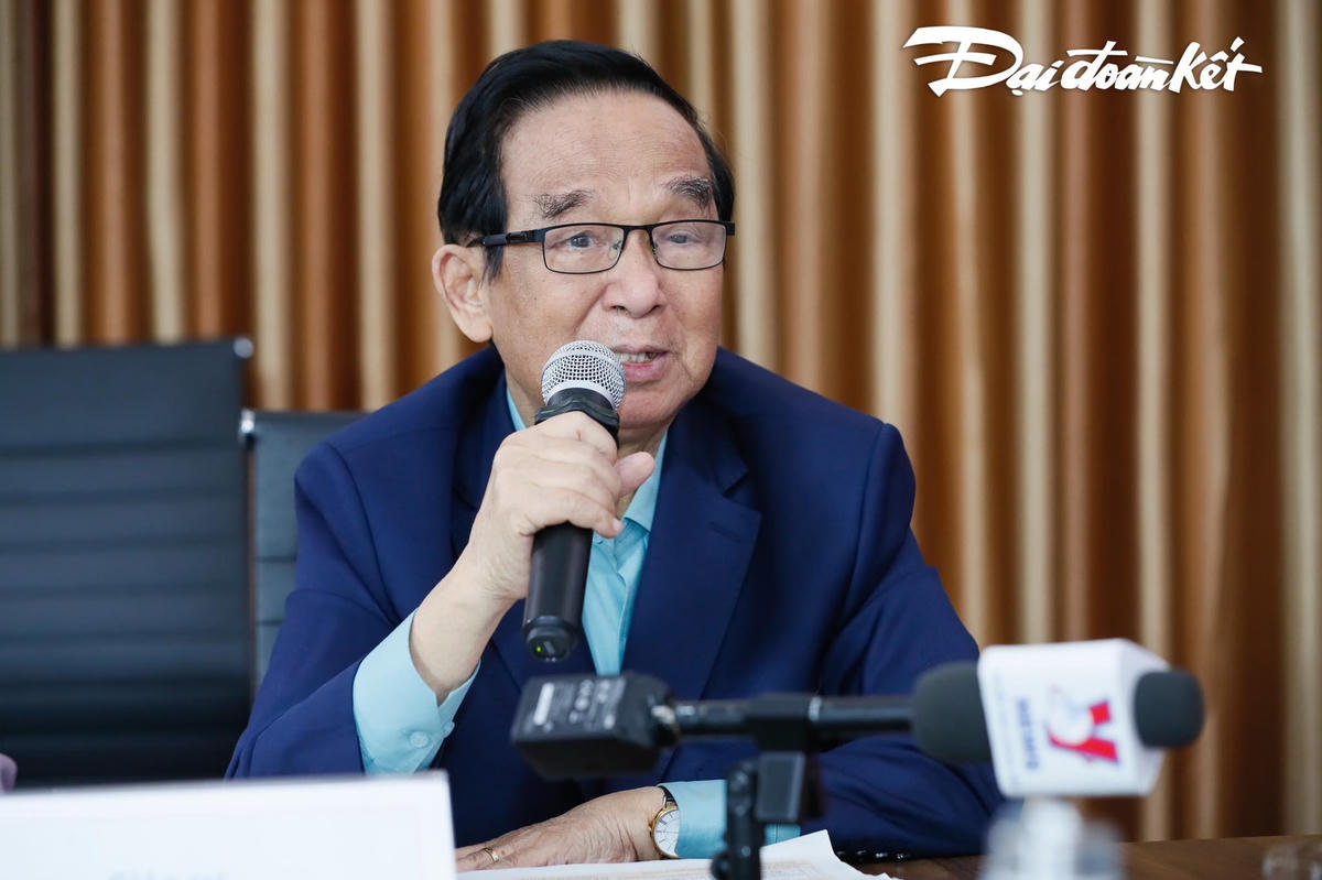 Giáo sư Nguyễn Lân Dũng. Ảnh: Quang Vinh. 
