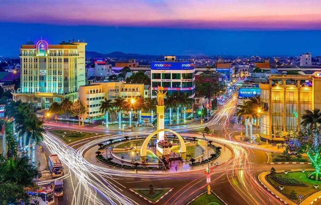  Buôn Ma Thuột (Đắk Lắk) vào đêm.