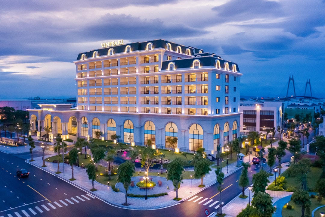 Vinpearl Hotel Lạng Sơn và Vinpearl Hotel Rivera Hải Phòng – 2 đại diện trong chuỗi khách sạn nội đô của Vinpearl có tên trong hạng mục giải thưởng Travelers' Choice Awards.
