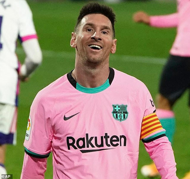 Messi phá vỡ kỷ lục ghi bàn cho một CLB của "Vua bóng đá" Pele.