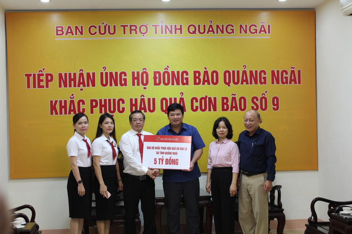 Ủy ban MTTQ Việt Nam tỉnh tiếp nhận hỗ trợ từ các cơ quan, đơn vị.
