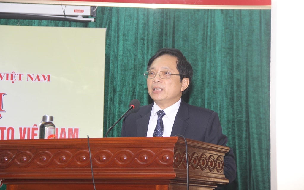 Ông Lê Hồng Sơn, Phó Chủ tịch Ủy ban MTTQ tỉnh Quảng Trị phát biểu tại Hội nghị.