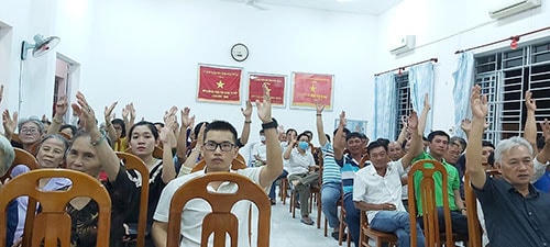 cử tri đã biểu quyết thống nhất 100% giới thiệu 9 ứng cử viên cư trú trên địa bàn ứng cử đại biểu Quốc hội và đại biểu HĐND các cấp nhiệm kỳ 2021-2026.