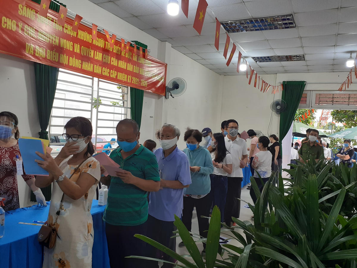 Phó Thủ tướng Lê Minh Khái đi bầu từ rất sớm tại TP Thủ Đức