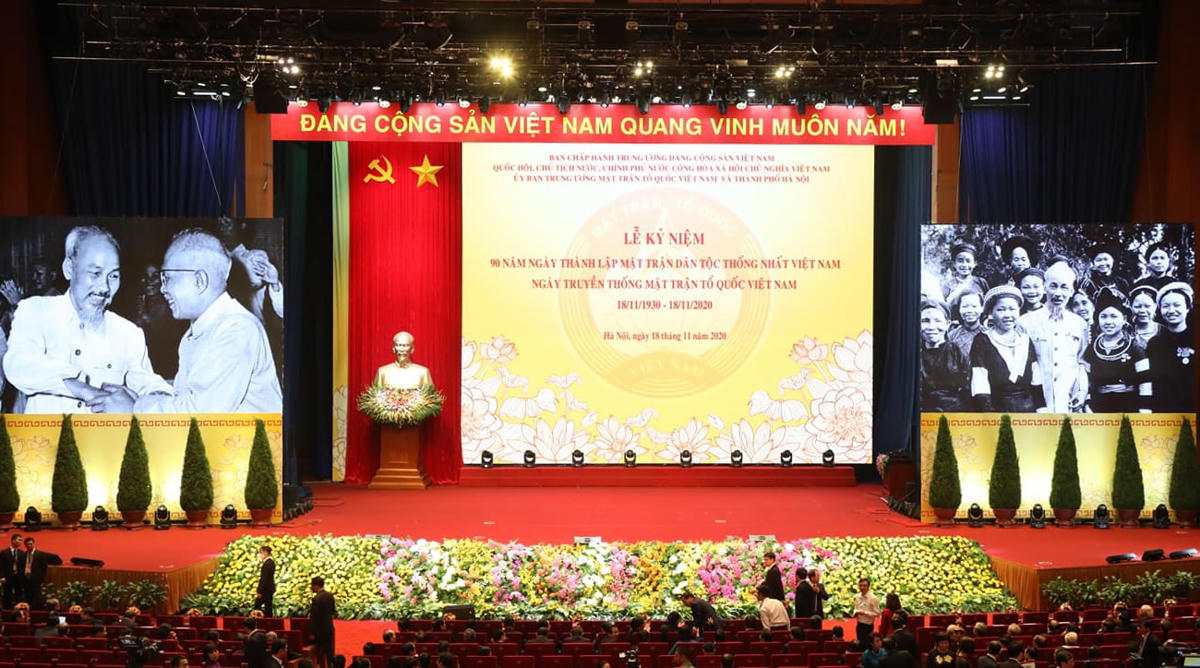Quang cảnh bên trong hội trường Lễ kỷ niệm 90 năm Ngày thành lập Mặt trận Dân tộc thống nhất Việt Nam - Ngày truyền thống Mặt trận Tổ quốc Việt Nam.  