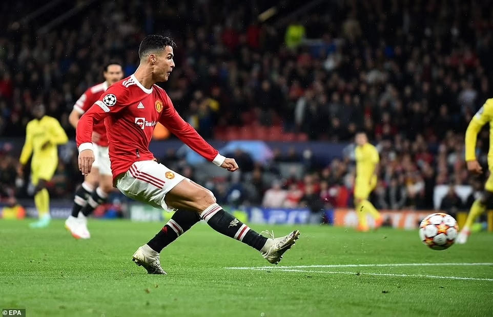 Bàn thắng ở phút bù giờ của C.Ronaldo và khoảnh khắc lóe sáng của Alex Telles đã cứu Man Utd khỏi cuộc khủng hoảng ba trận thua liên tiếp trên sân nhà.