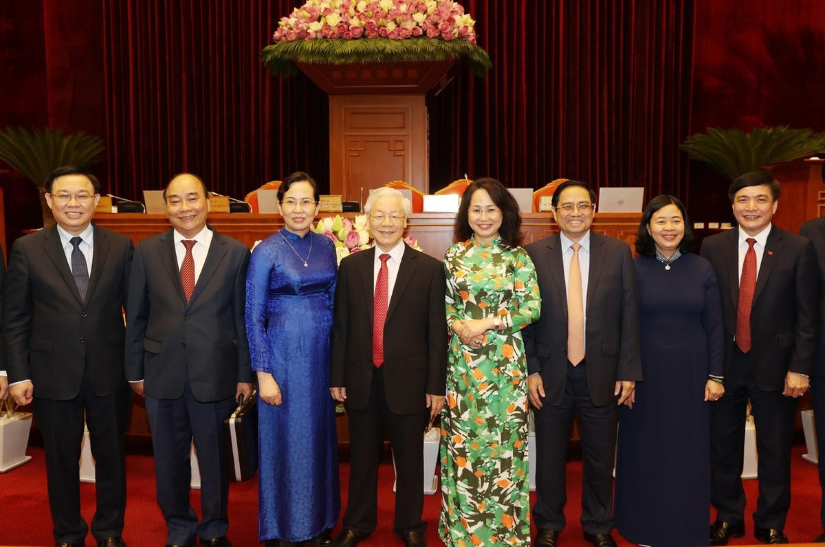 Tổng Bí thư Nguyễn Phú Trọng, Chủ tịch nước Nguyễn Xuân Phúc, Thủ tướng Chính phủ Phạm Minh Chính, Chủ tịch Quốc hội Vương Đình Huệ cùng các đại biểu dự Hội nghị. Ảnh: TTXVN.