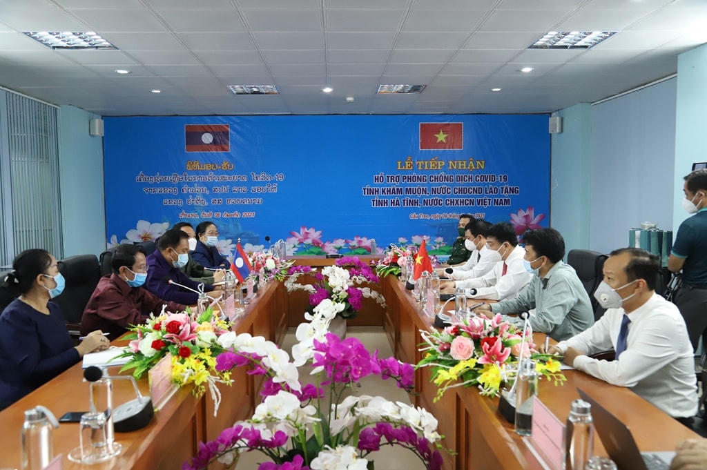 Quang cảnh buổi làm việc.