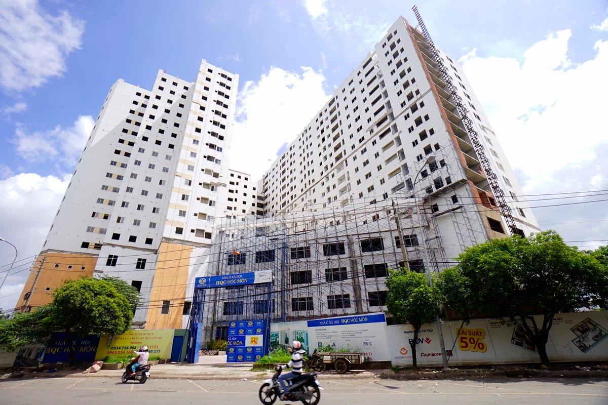 Nhà ở xã hội tại TPHCM chậm phát triển vì nhiều rào cản.