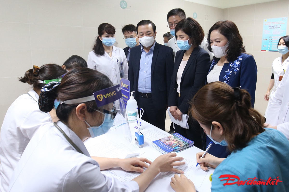 Sở Y tế xây dựng kế hoạch triển khai tiêm vắc xin phòng COVID-19 tại cho nhóm đối tượng ưu tiên trên địa bàn thành phố Hà Nội đợt 1/2021.