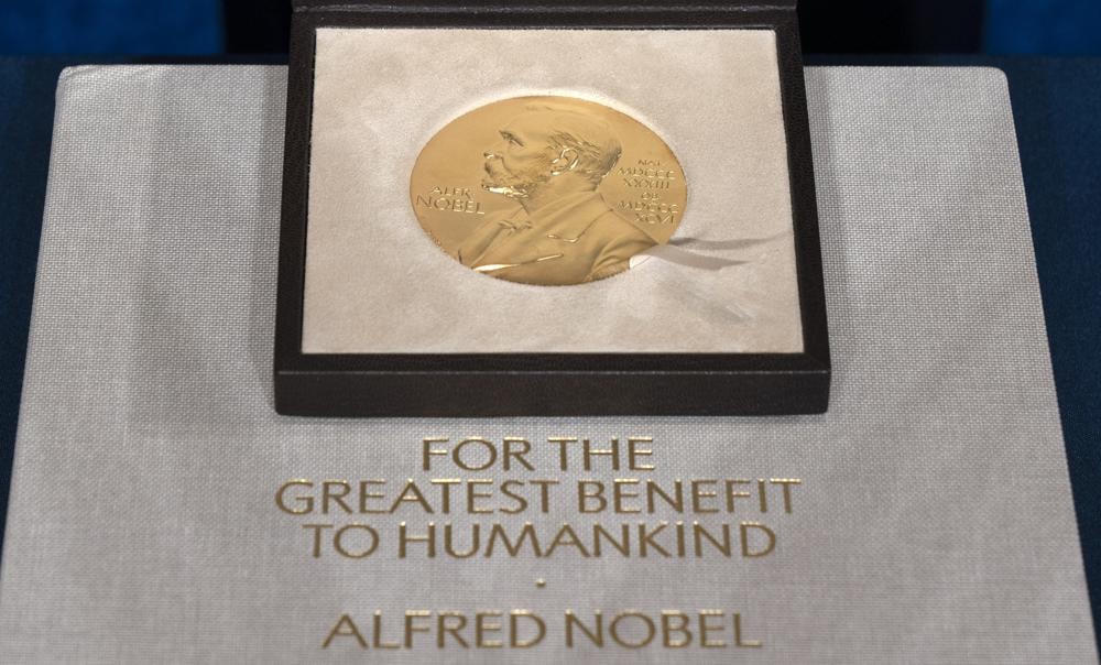 Huy chương Giải Nobel. Ảnh: AP.