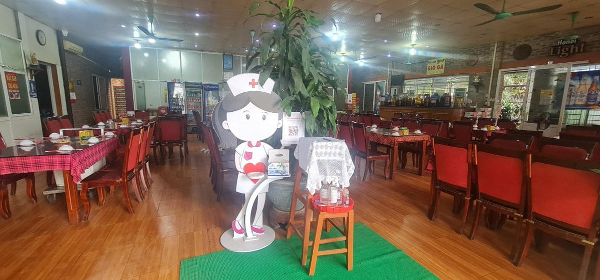 Hình ảnh vắng lặng, hẩm hiu tại các cơ sở dịch vụ ăn, uống ở TP Hải Dương những ngày đầu tháng 1/2022.