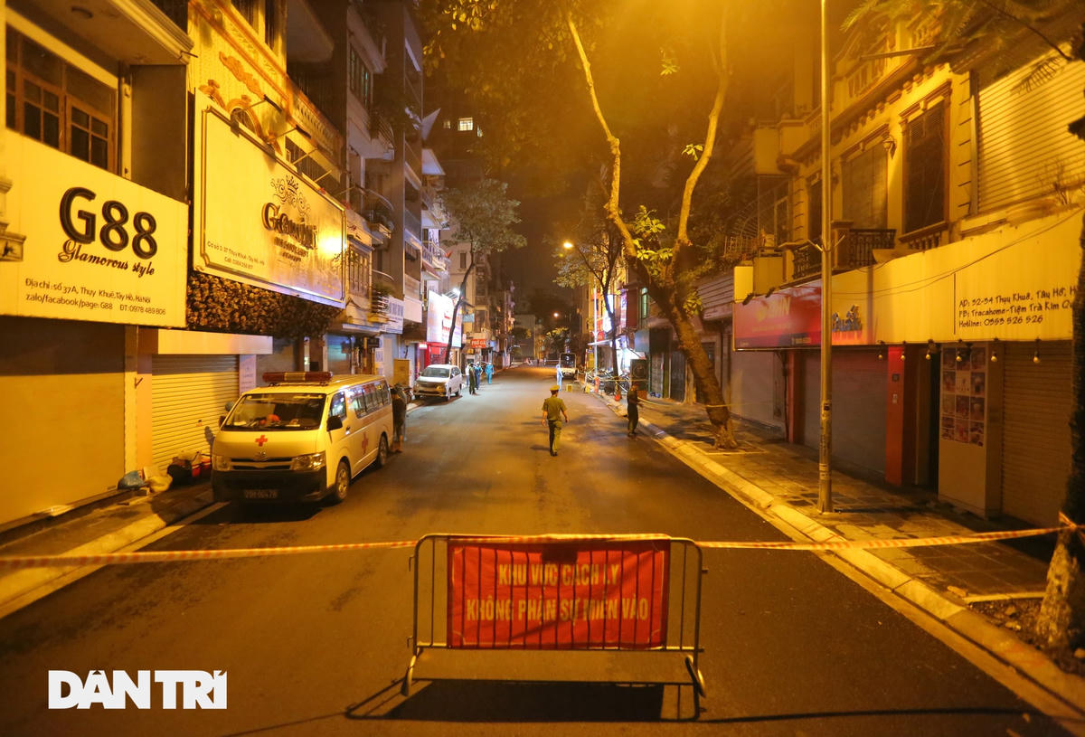 Hà Nội: Xuyên đêm phong tỏa, xét nghiệm hơn 100 người ở Thụy Khuê