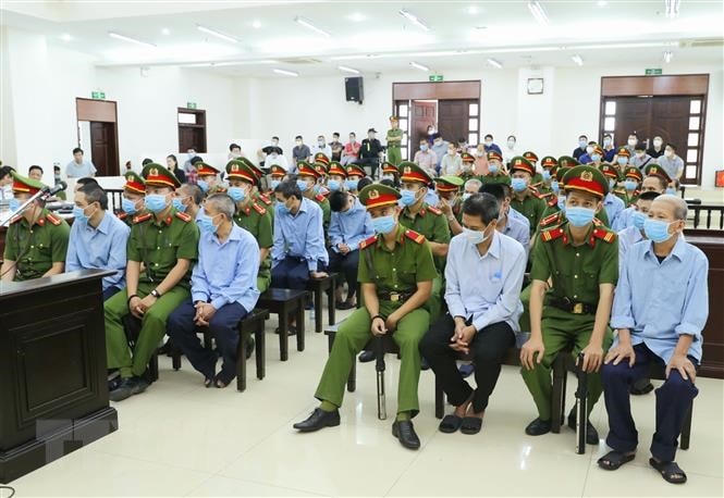 Các bị cáo tại phiên tòa chiều 9/9. Ảnh: TTXVN.