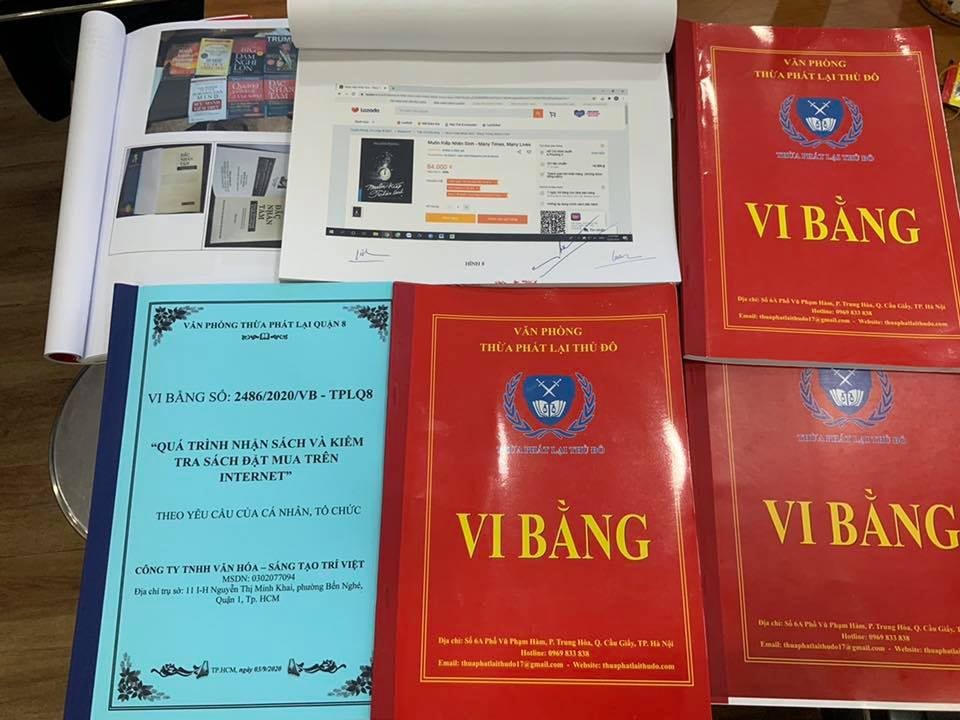 Vi bằng ghi nhận một số cuốn sách bị làm giả. Ảnh: Nguyễn Văn Phước.