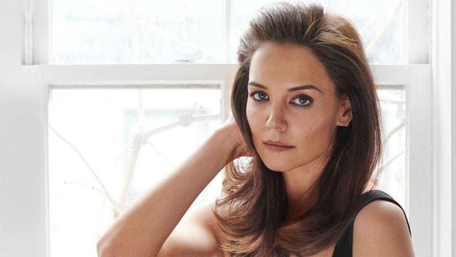 Sau 8 năm ly hôn Tom Cruise, Katie Holmes đã làm mới mình như thế nào?