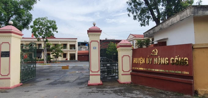 Ban Thường vụ Huyện ủy Nông Cống vừa có quyết định đình chỉ công tác đối với 4 cán bộ tham gia đánh bạc.