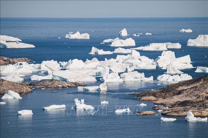 Băng trôi trên vùng biển phía đông Greenland. Ảnh tư liệu: AFP/TTXVN.
