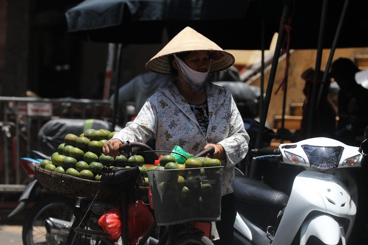 Nắng nóng sẽ còn kéo dài trong những ngày tới. Ảnh Phạm Quang VInh
