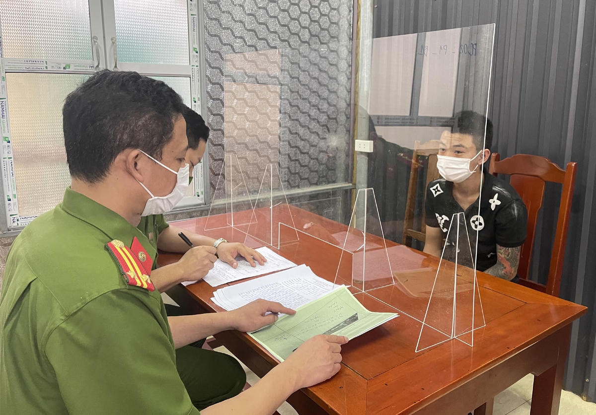Nguyễn Tùng Dương thừa nhận đã dùng dao nhọn dài 50cm ném vào đầu nạn nhân.