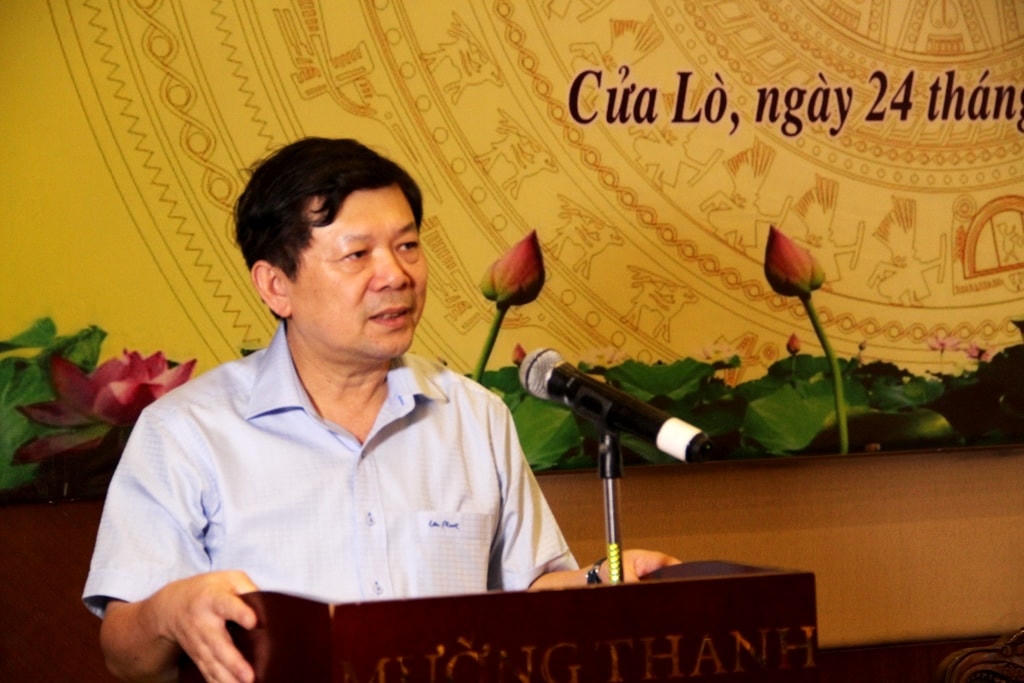 Ông Nguyễn Hữu Dũng, Phó Chủ tịch UBTƯ MTTQ Việt Nam phát biểu chỉ đạo tại Hội nghị.  
