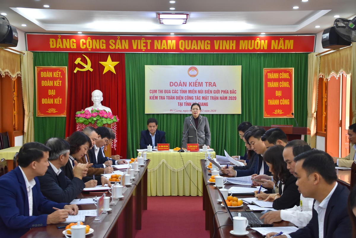 Quang cảnh buổi làm việc.