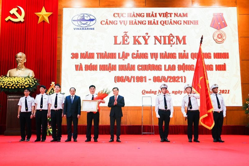 Lễ đón nhận Huân chương của CVHH Quảng Ninh.